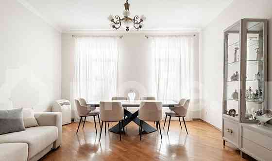 4-комн. квартира, 123.8 м2, 2/5 эт. Москва