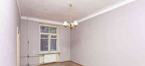 Комната, 32.9 м2, 3/5 эт. Москва