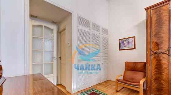 4-комн. квартира, 140 м2, 2/6 эт. Санкт-Петербург