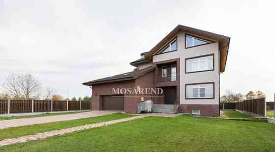 Коттедж, 1000 м2 Лобня