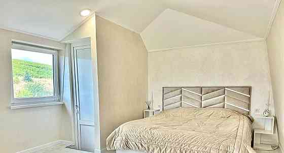 Дом, 140 м2, 0.8 сотки, 3 эт. Алушта