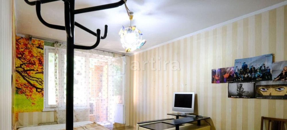 Комната, 65 м2, 2/9 эт. Москва - изображение 1