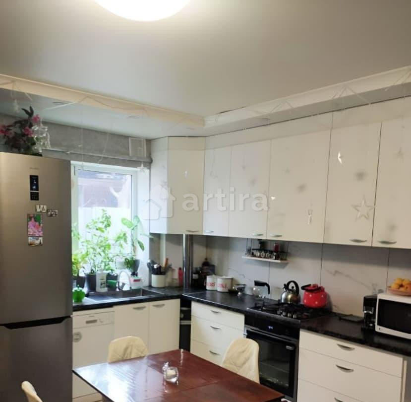 Комната, 58 м2, 1/1 эт. Ростов-на-Дону - изображение 1