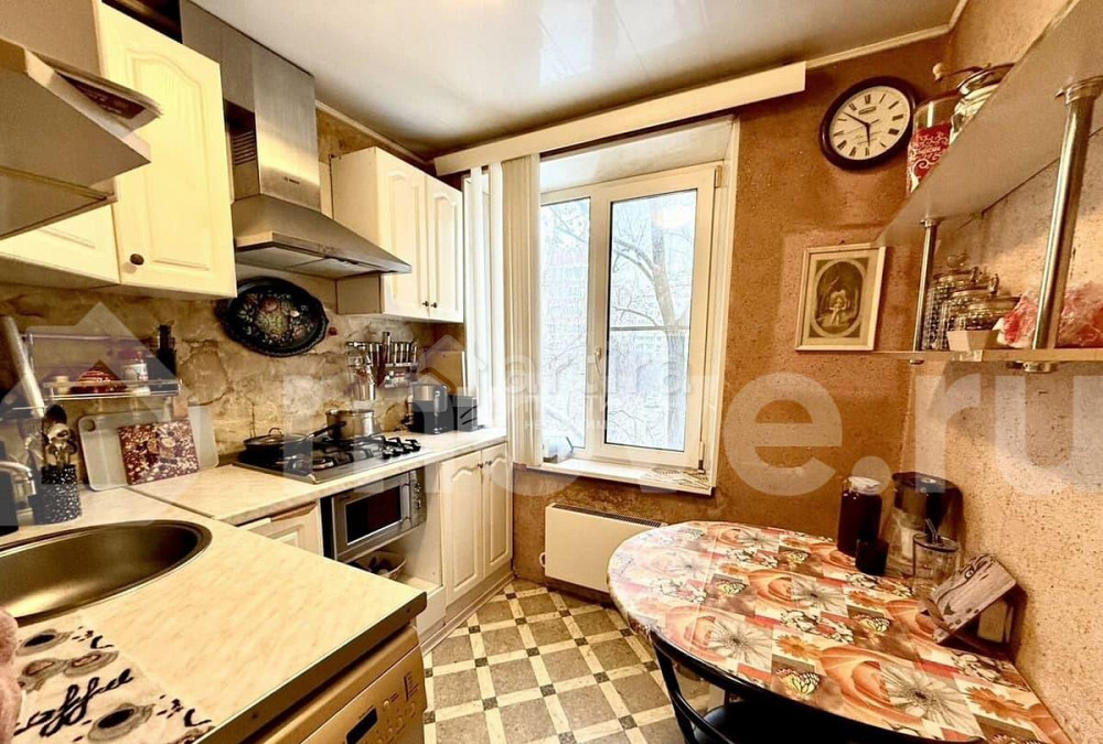 3-комн. квартира, 56 м2, 5/5 эт. Москва - изображение 2