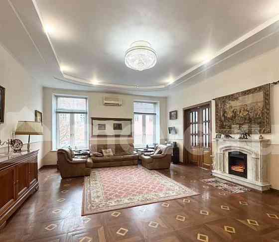 5-комн. квартира, 200 м2, 2/4 эт. Москва