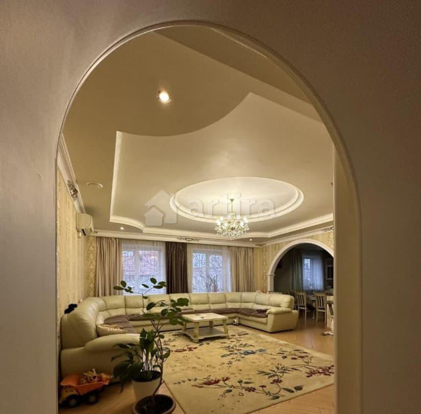 Дом, 782 м2, 7.2 сотки, 3 эт. Челябинск - изображение 2