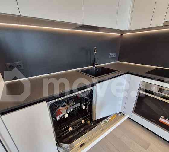 4-комн. квартира, 90 м2, 17/33 эт. Москва