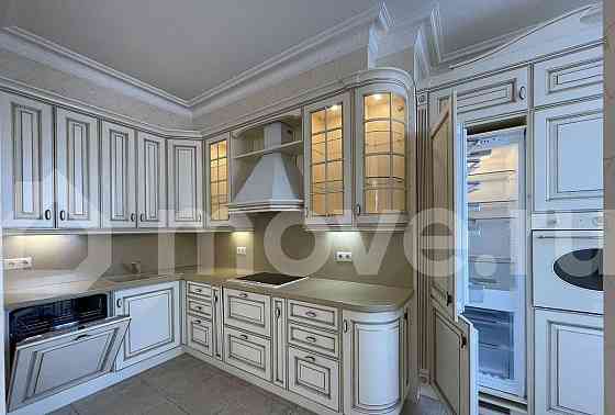 3-комн. квартира, 130.6 м2, 2/20 эт. Москва