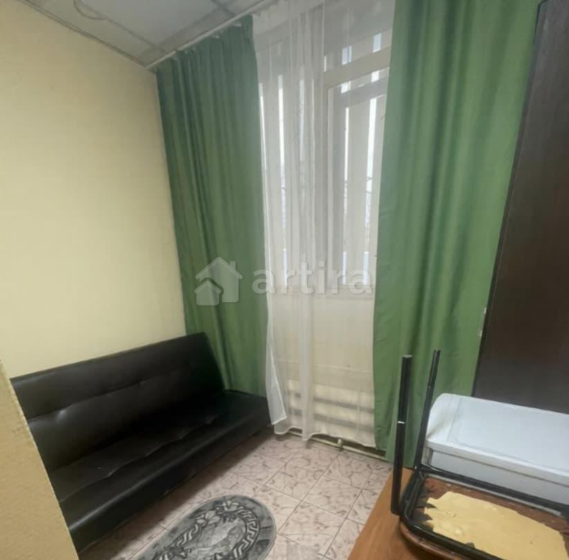 Комната, 11 м2, 4/4 эт. Москва - изображение 1