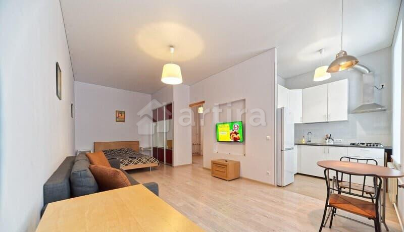 Студия, 52 м2, 3/3 эт. Санкт-Петербург - изображение 1