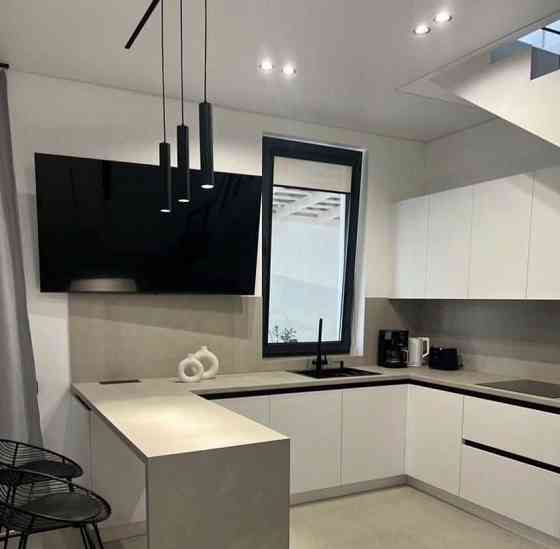 Дом, 130 м2, 2 сотки, 2 эт. Алушта