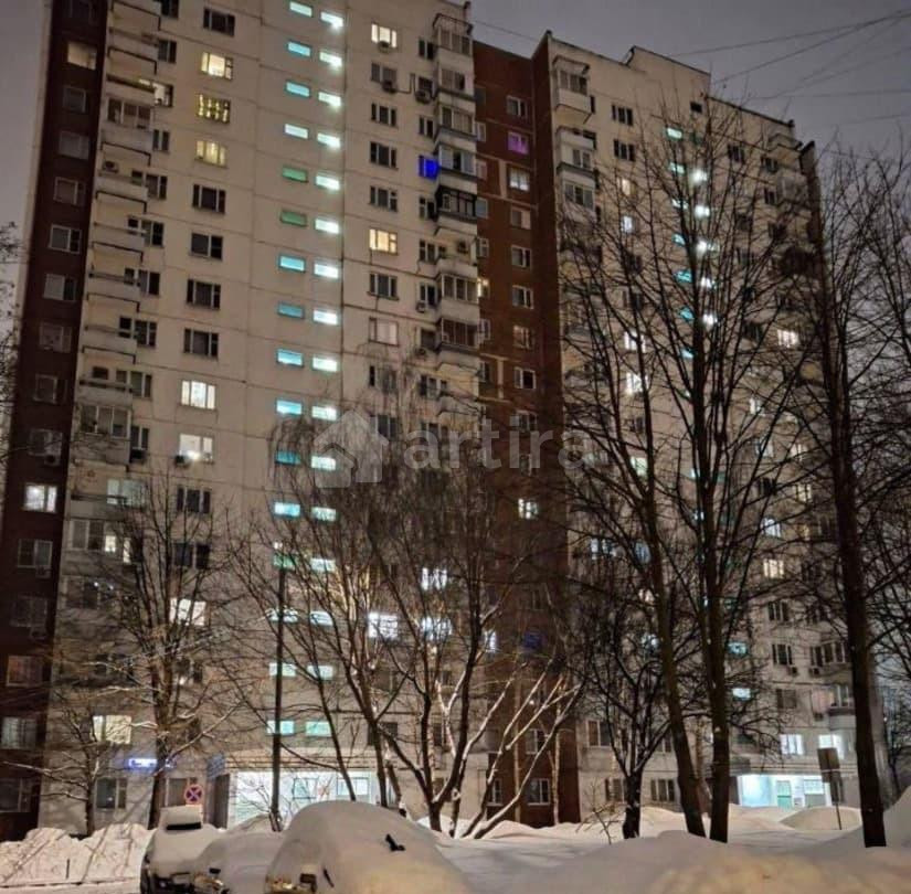 Комната, 13 м2, 1/17 эт. Москва - изображение 1