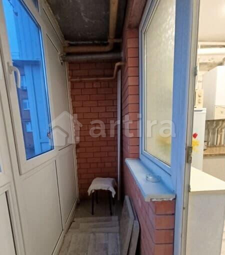 1-комн. квартира, 28 м2, 1/3 эт. Шахты - изображение 1