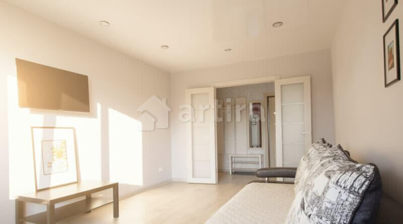 2-комн. квартира, 53 м2, 1/10 эт. Красноярск - изображение 2