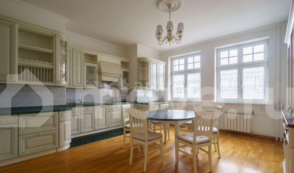 Квартира, 254 м2, 4/9 эт. Москва - изображение 1