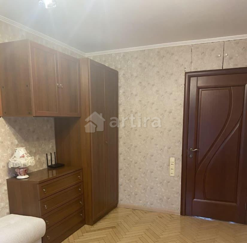 Комната, 60 м2, 3/5 эт. Москва - изображение 1