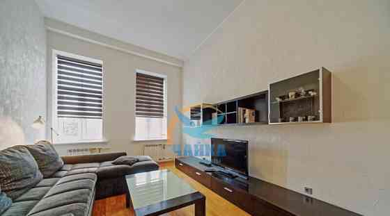 2-комн. квартира, 72 м2, 3/5 эт. Санкт-Петербург