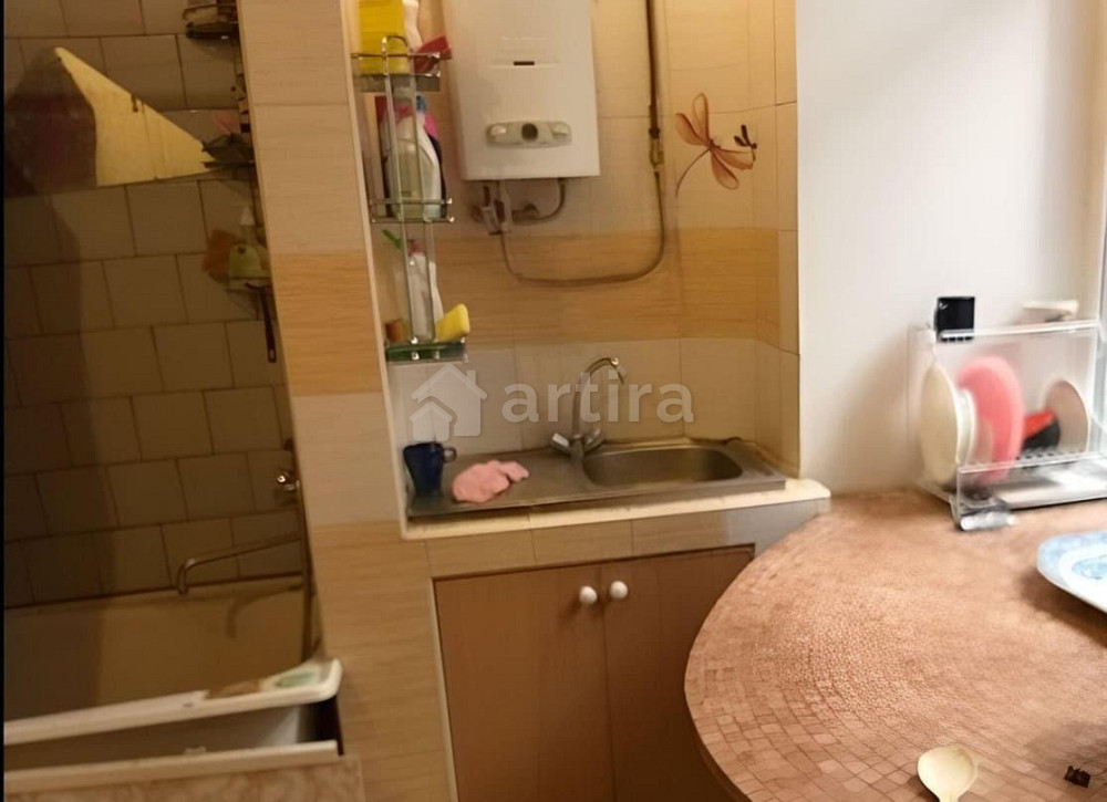 Комната, 69.4 м2, 3/6 эт. Санкт-Петербург - изображение 1