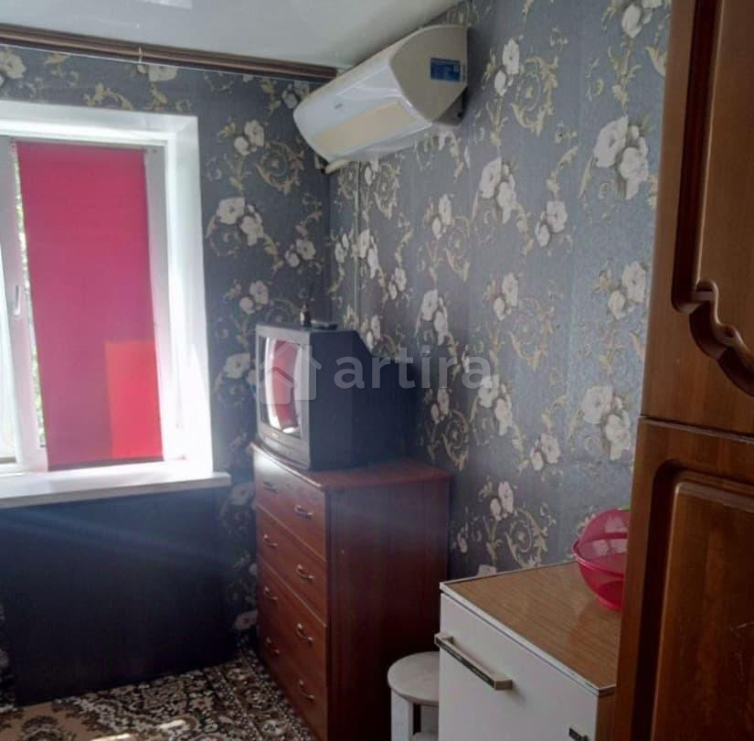 Комната, 14 м2, 3/5 эт. Саратов - изображение 1