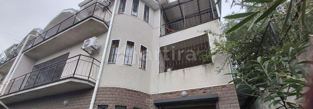 Дом, 240.6 м2, 2 сотки, 3 эт. Алупка - изображение 1