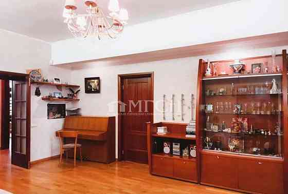 4-комн. квартира, 97.2 м2, 5/5 эт. Москва