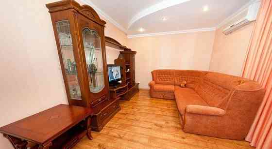 2-комн. квартира, 63 м2, 1/6 эт. Феодосия