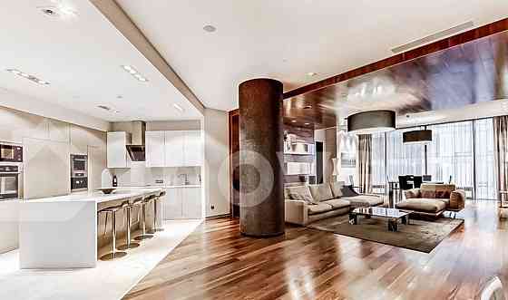 4-комн. апарт-ы, 350 м2, 52/95 эт. Москва