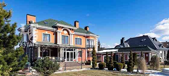 Дом, 850 м2, 21 сотка, 3 эт. Истра