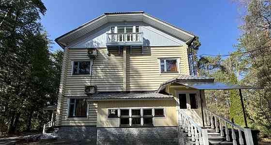 Коттедж, 550 м2, 1.85 га, 3 эт. Москва