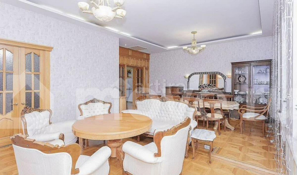 Квартира, 246 м2, 3/6 эт. Москва - изображение 1