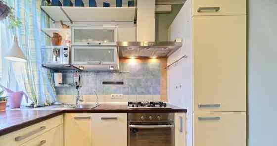 2-комн. квартира, 64 м2, 4/5 эт. Санкт-Петербург