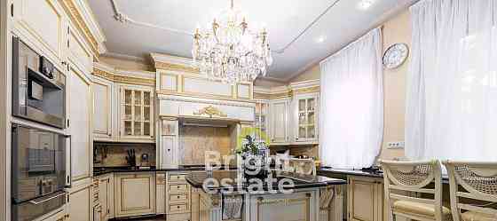 Дом, 877 м2, 47 соток, 4 эт. Истра