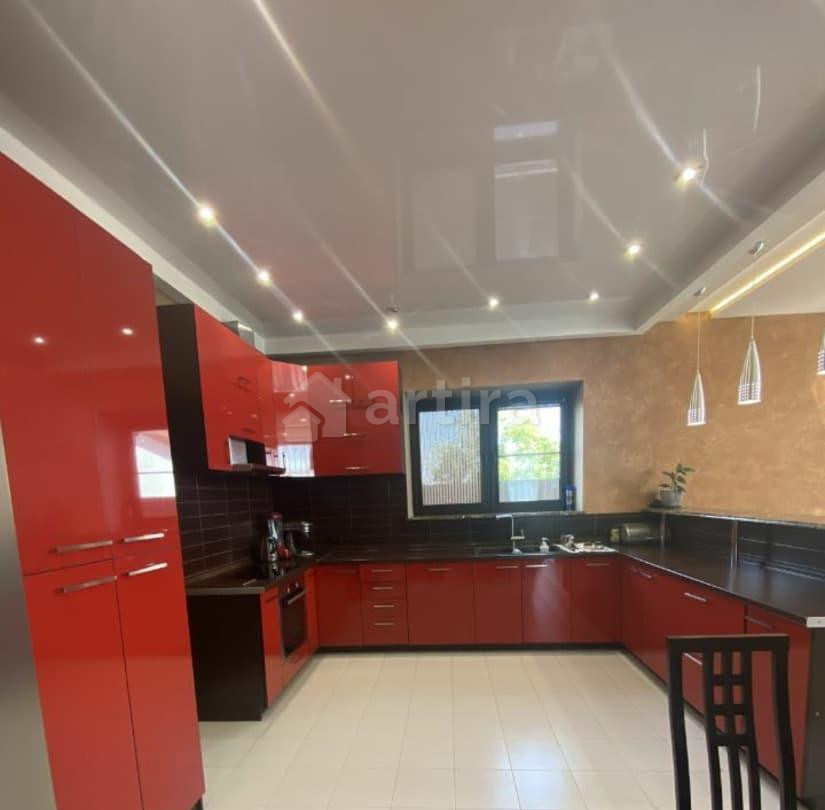 Дом, 280 м2, 9 соток, 3 эт. Солнечногорск - изображение 1