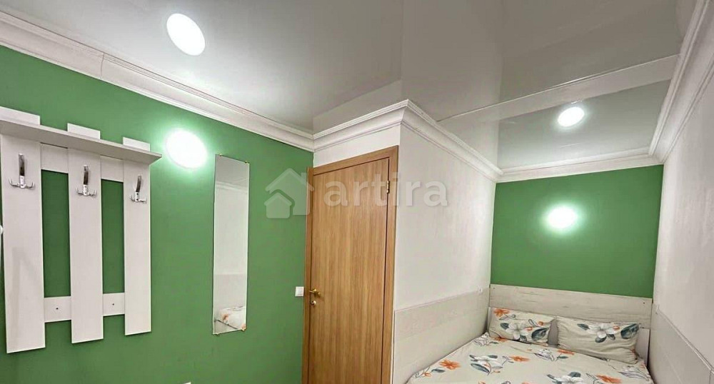 Комната, 65 м2, 1/5 эт. Санкт-Петербург - изображение 1