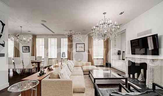 5-комн. квартира, 209 м2, 3/6 эт. Москва