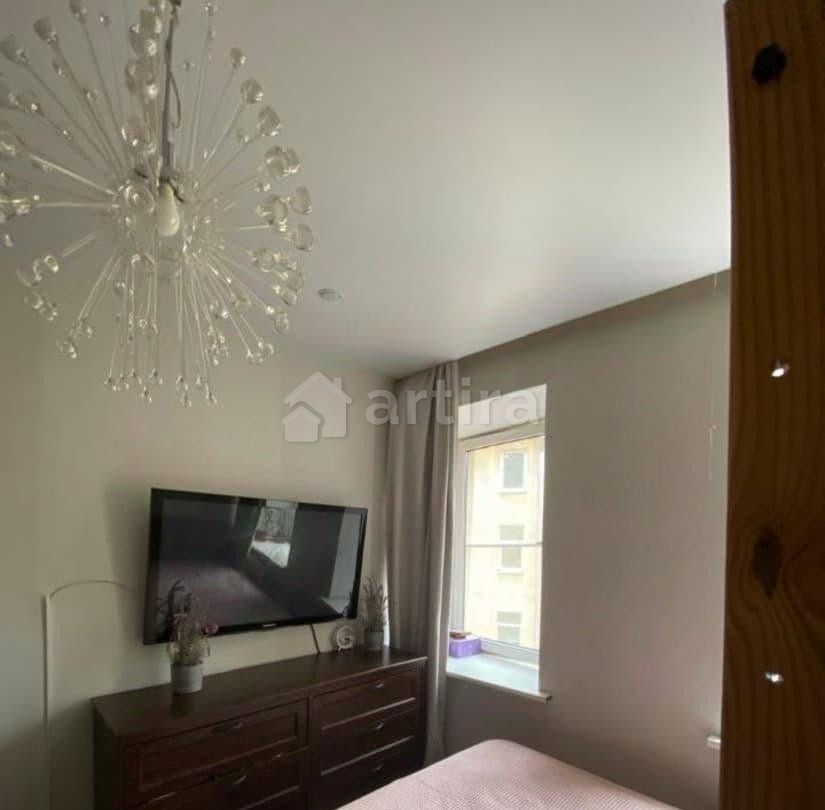 Комната, 78 м2, 4/5 эт. Санкт-Петербург - изображение 1