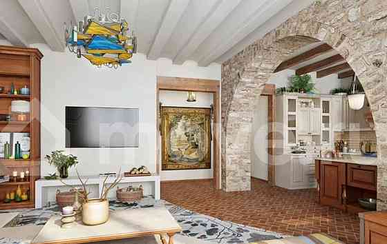 6-комн. квартира, 392.3 м2, 3/6 эт. Москва