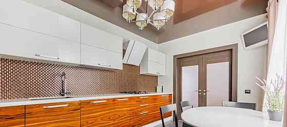 Коттедж, 220 м2, 8.5 сотки, 3 эт. Москва