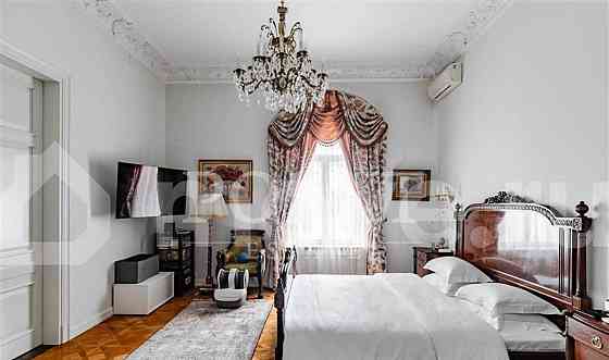 4-комн. квартира, 240 м2, 2/7 эт. Москва