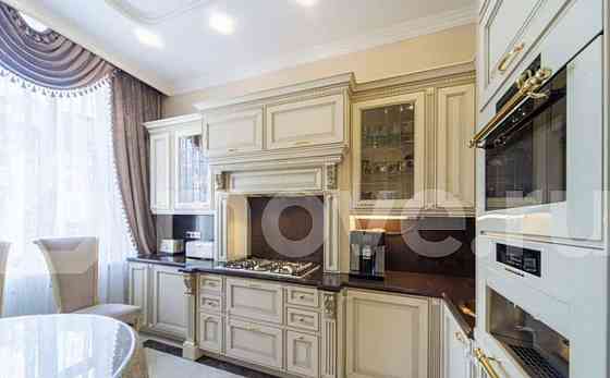 5-комн. квартира, 211 м2, 4/6 эт. Москва