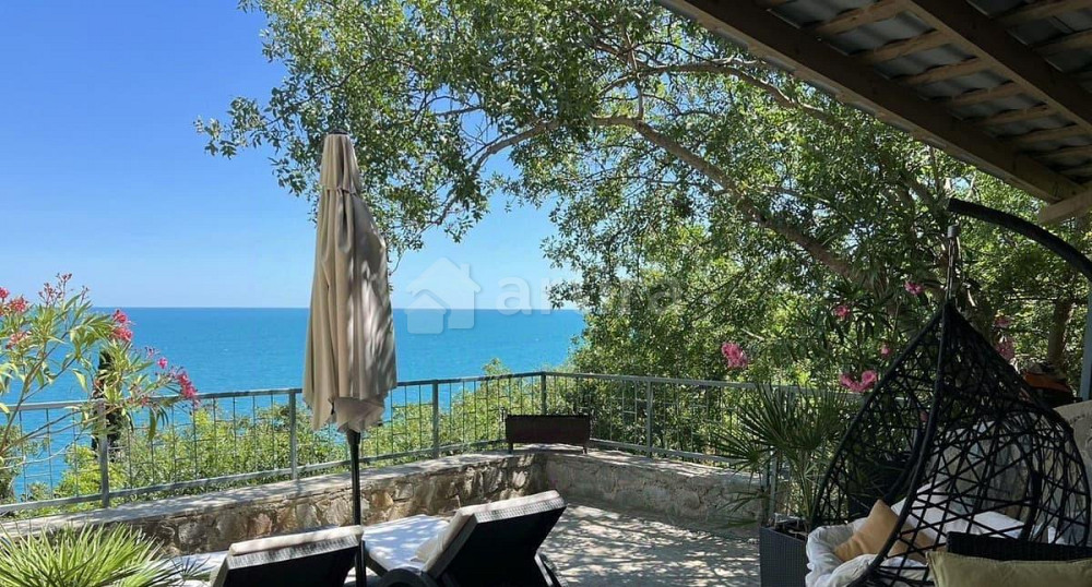 Дом, 80 м2, 2 сотки, 2 эт. Алушта - изображение 1