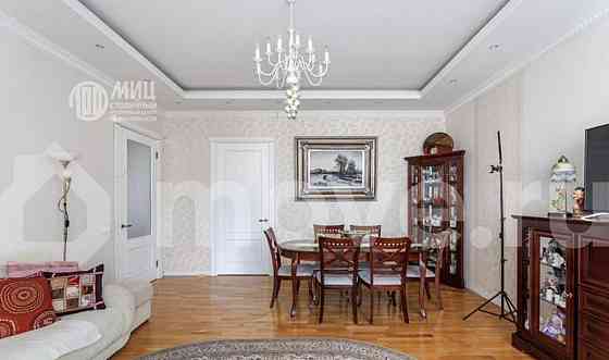 4-комн. квартира, 122 м2, 3/5 эт. Москва