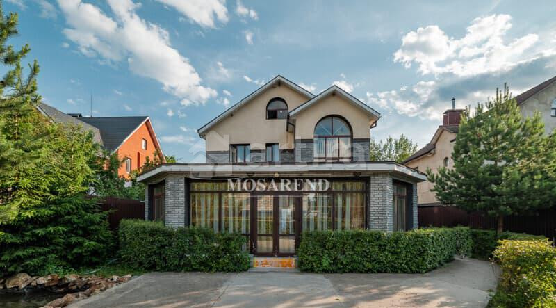 Коттедж, 650 м2 Москва - изображение 1