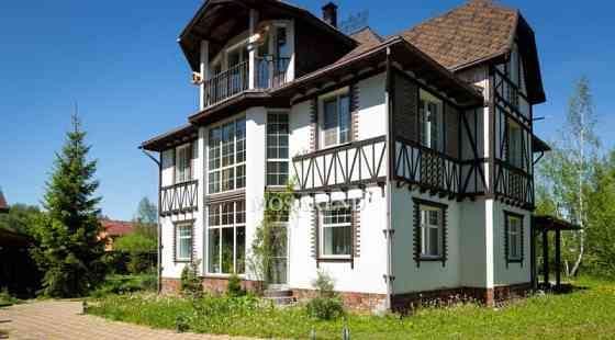 Коттедж, 400 м2 Лобня