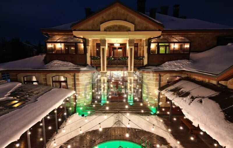 Коттедж, 800 м2 Троицк - изображение 1