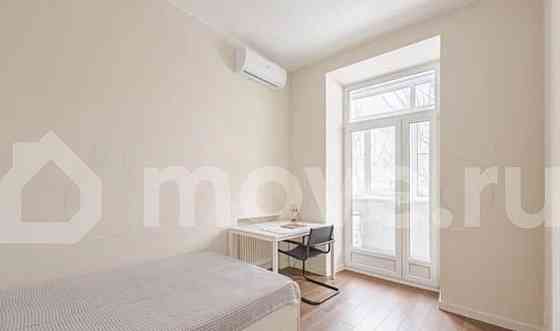 4-комн. квартира, 95 м2, 2/4 эт. Москва