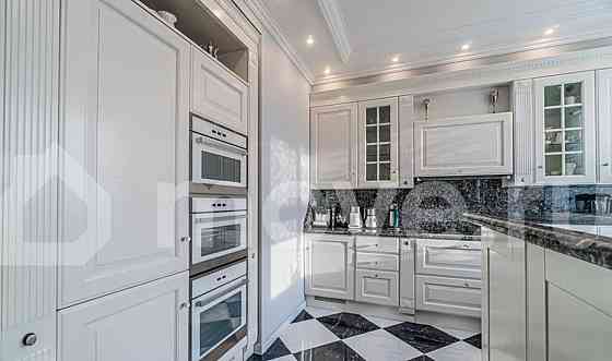 5-комн. квартира, 211 м2, 16/22 эт. Москва