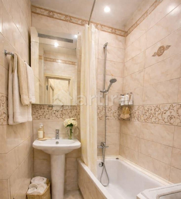 Комната, 80 м2, 3/5 эт. Санкт-Петербург - изображение 3