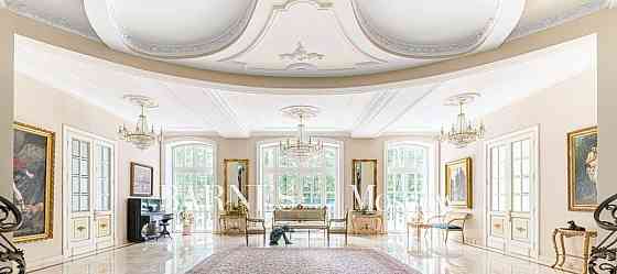 Дом, 1265 м2, 0.7 га, 3 эт. Москва