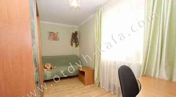 3-комн. квартира, 68 м2, 1/5 эт. Феодосия